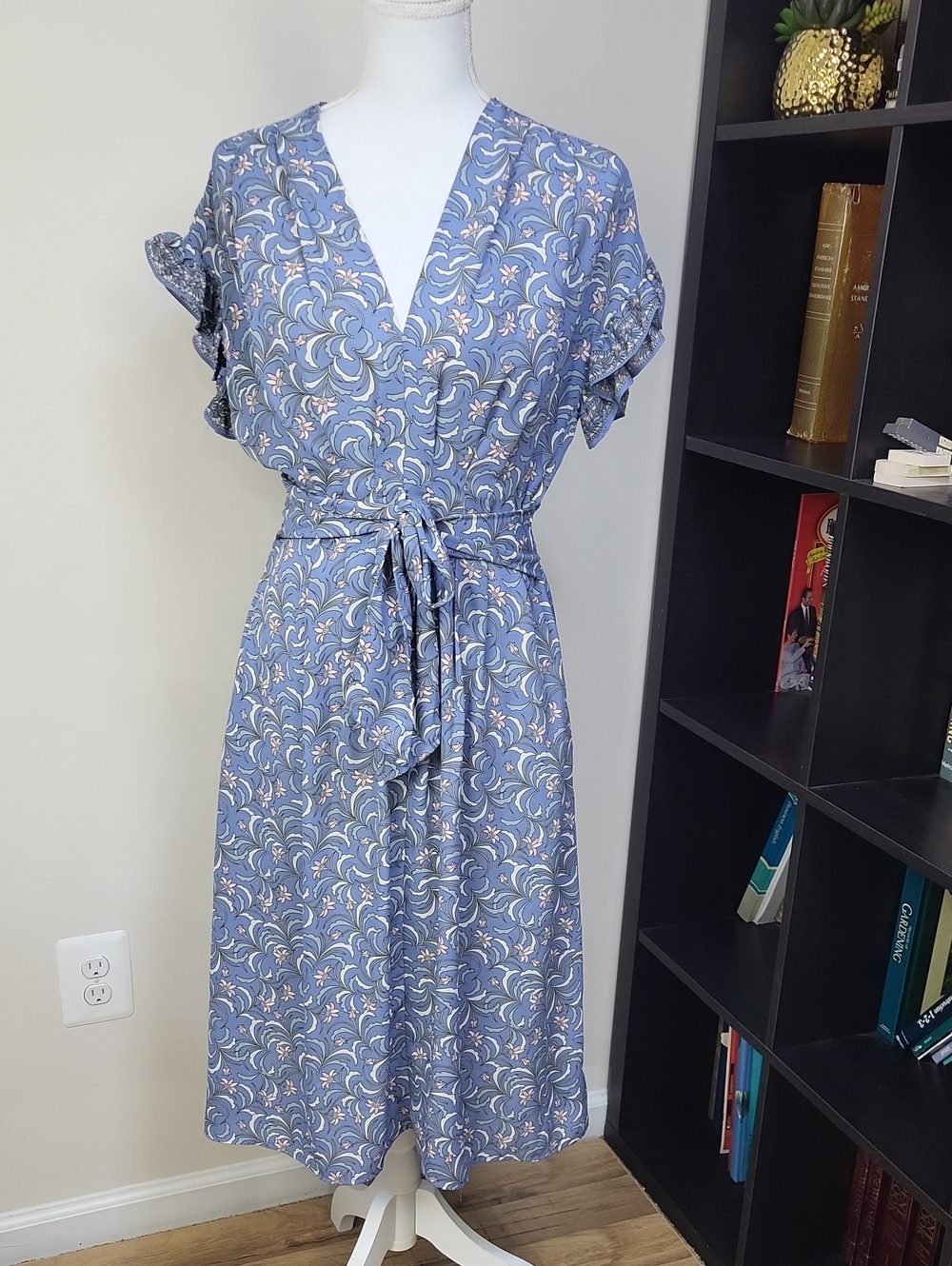 MAX STUDIO Blue Floral V-Neck Flutter Sleeve Midi Dress